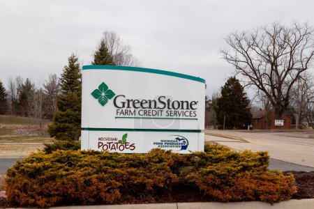Foto de Lansing, Michigan, EE.UU. - 30 de marzo de 2022: Sede de GreenStone Farm Credit Services en Lansing, Michigan, EE.UU., 30 de marzo de 2022, uno de los prestamistas rurales más grandes de Estados Unidos. - Imagen libre de derechos
