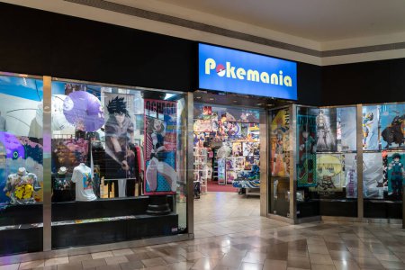 Téléchargez les photos : San Antonio, Texas, États-Unis - 17 mars 2022 : Magasin Pokemania dans un centre commercial à San Antonio, Texas, États-Unis. Pokemania Store est un Hobby Shop et Magasin de jouets et jeux. - en image libre de droit