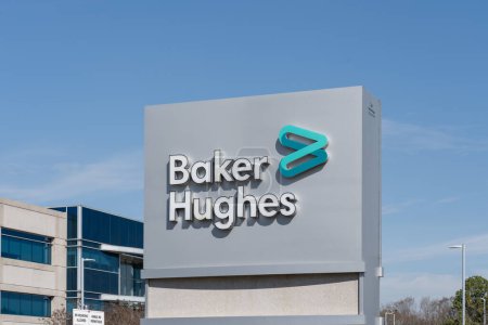 Foto de Houston, Texas, EE.UU. - 2 de marzo de 2022: Primer plano de Baker Hughes firmar en su sede en Houston, Texas, EE.UU.. Baker Hughes Company es una compañía estadounidense de servicios petroleros. - Imagen libre de derechos