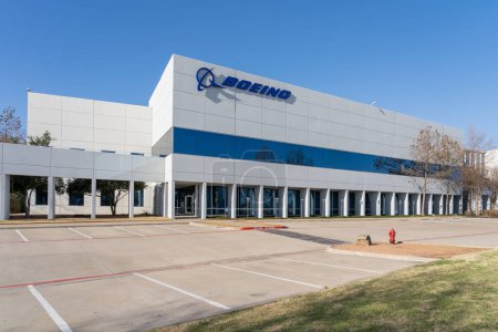 Téléchargez les photos : Irving, Texas, États-Unis - 20 mars 2022 : Signature de Boeing sur le bâtiment d'Irving, Texas, États-Unis. Boeing Company est une multinationale américaine. - en image libre de droit