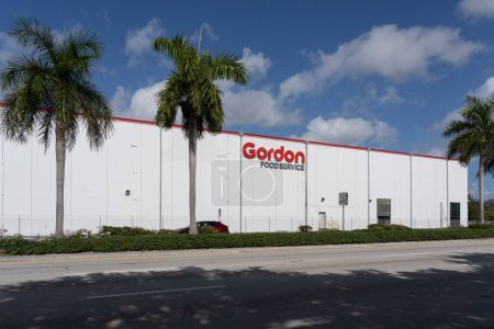 Téléchargez les photos : Miami, Floride, États-Unis - 2 janvier 2022 : Gordon Food Service Freezer Facility à Miami, Floride, États-Unis. Gordon Food Service est un distributeur américain de services alimentaires. - en image libre de droit