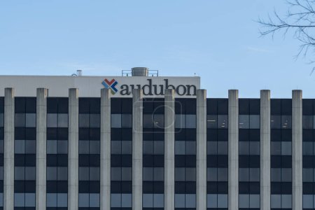 Téléchargez les photos : Houston, TX, États-Unis - 2 mars 2022 : Signature d'Audubon sur le bâtiment à leur siège social à Houston. Audubon Companies est un fournisseur mondial de services d'ingénierie, techniques et de gestion. - en image libre de droit