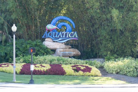 Foto de Orlando, Florida. 25 de octubre de 2019. Signo de Aquatica en International Drive área 1
. - Imagen libre de derechos