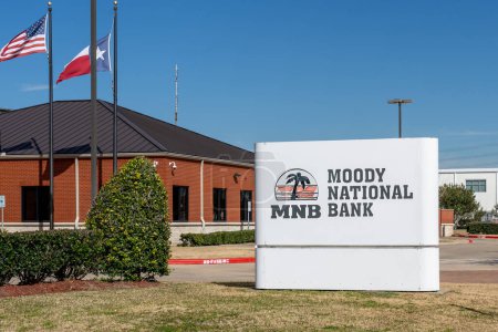 Foto de Pearland, Texas, Estados Unidos - 19 de febrero de 2022: sucursal del Moody National Bank en Pearland, Texas, Estados Unidos. Moody National Bank es un banco privado estadounidense fundado en 1907.. - Imagen libre de derechos
