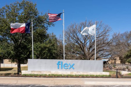 Foto de Austin, Texas, Estados Unidos - 18 de marzo de 2022: Primer plano del letrero del logotipo Flex en su oficina en Austin. FlexFlex Ltd. es una multinacional estadounidense con domicilio en Singapur fabricante de contratos de electrónica. - Imagen libre de derechos