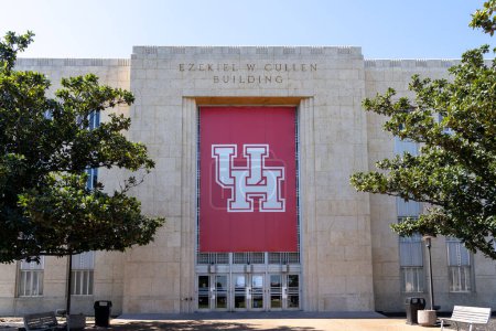Photo for Houston, Texas, USA - February 27, 2022: The UH sign on the Ezekiel W. Cullen building on the University of Houston campus. The University of Houston (UH) is a public research university. - Royalty Free Image