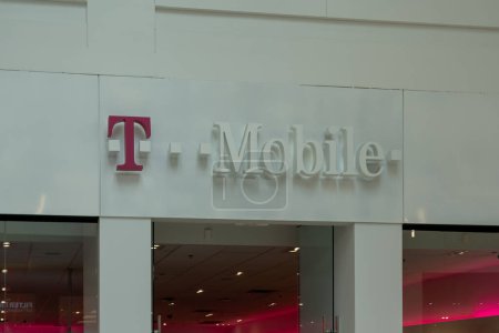 Foto de T-Mobile celular y tienda de teléfonos móviles. - Imagen libre de derechos