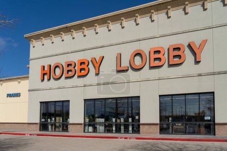 Foto de Pearland, Texas, Estados Unidos - 16 de febrero de 2022: Una tienda Hobby Lobby en Pearland, Texas, Estados Unidos. Hobby Lobby Stores es una empresa minorista estadounidense. - Imagen libre de derechos
