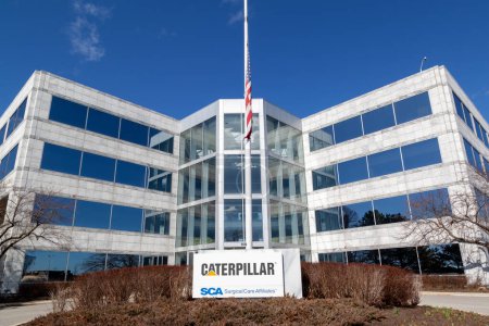 Téléchargez les photos : Deerfield, Illinois, États-Unis - 27 mars 2022 : Caterpillar Global Headquarters in Deerfield, Illinois, États-Unis. Caterpillar Inc. est un fabricant américain de matériel de construction. - en image libre de droit