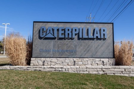 Téléchargez les photos : Deerfield, Illinois, États-Unis - 27 mars 2022 : Caterpillar Global Headquarters in Deerfield, Illinois, États-Unis. Caterpillar Inc. est un fabricant américain de matériel de construction. - en image libre de droit