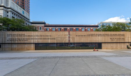 Foto de El Memorial del Holocausto de Baltimore se encuentra en la intersección de Lombard y Gay Streets. - Imagen libre de derechos