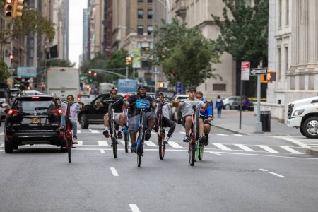 Téléchargez les photos : Manhattan, NYC - October 06, 2019: Street Riders Are Riding on the Street in NYC, Manhattan - en image libre de droit