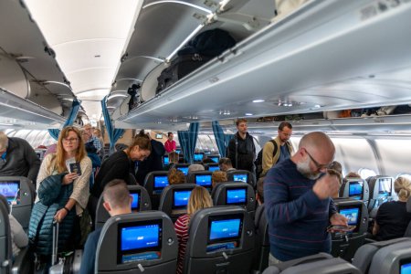 Téléchargez les photos : Newark, New Jersey - October 08, 2019: Airplane Full Of People Boarding SAS Airlines Ready To Depart to Sweden - en image libre de droit