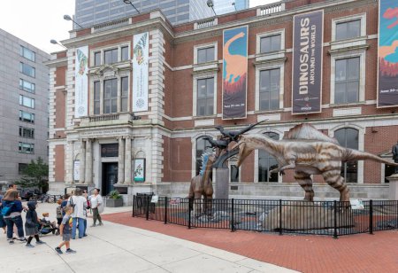 Foto de PHILADELPHIA, PENNSYLVANIA - SEPTEMBER 30, 2019: The Academy of Natural Sciences of Philadelphia. Dinosaurs Around The World . Dinosaur Museum. Pennsylvania. - Imagen libre de derechos
