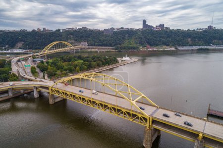 Téléchargez les photos : Fort Duquesne Bridge and Allegheny River in Pittsburgh, Pennsylvania - en image libre de droit