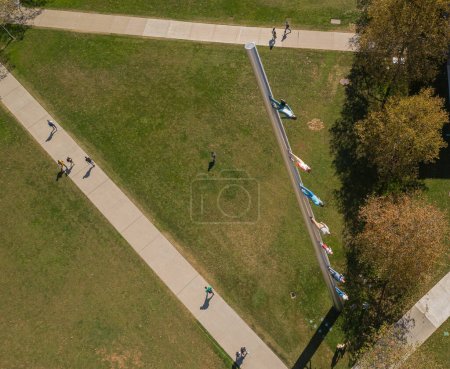 Téléchargez les photos : Monument Walk to the Sky à Pittsburgh Carnegie Private University - en image libre de droit