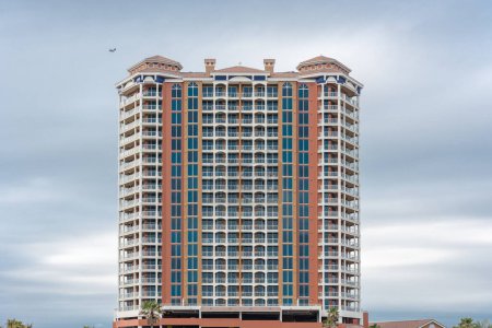 Foto de Cityscape Tower in Pensacola beach, Florida. USA - Imagen libre de derechos