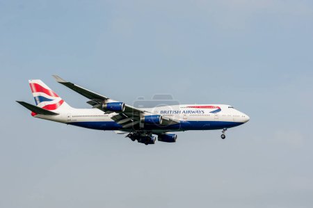 Foto de British Airways Airlines Boeing 747 G-CIVO aterrizaje en Londres Aeropuerto Internacional de Heathrow. - Imagen libre de derechos