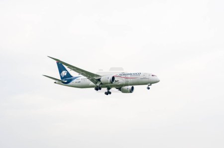 Téléchargez les photos : Aeromexico Airlines Atterrissage du Boeing 787 Dreamliner XA-AMR à l'aéroport international Heathrow de Londres. - en image libre de droit
