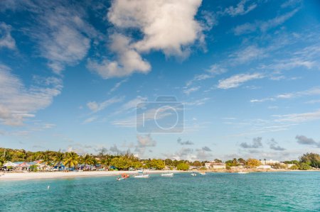 Foto de Miami Beach Landscape with Ocean Water and Boats. Barbados, Caribbean Island. - Imagen libre de derechos