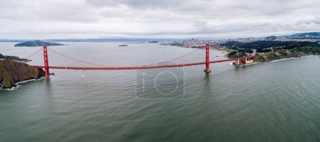 Téléchargez les photos : Golden gate bridge en San Francisco, Californie. - en image libre de droit