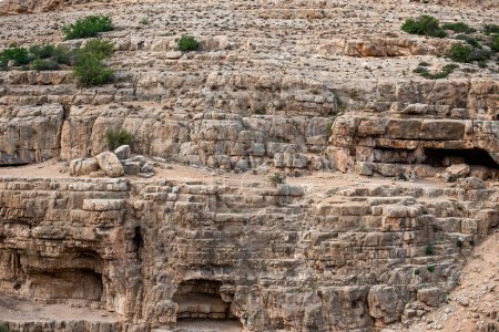 Téléchargez les photos : Prat River en Israël. Vallée de Wadi Qelt en Cisjordanie, originaire de Jérusalem et se jetant dans le Jourdain près de Jéricho et de la Mer Morte. Nahal Prat, dans le désert de Judaean. - en image libre de droit