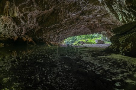 Foto de Cueva de Tounjcica en Croacia. Objeto turístico en Tounj. Es un municipio del condado de Karlovac, Croacia. - Imagen libre de derechos