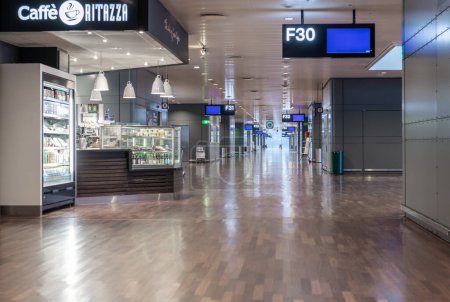 Téléchargez les photos : STOCKHOLM, SWEDEN - APRIL 05, 2019: International Stockholm Arlanda Airport. Empty, No People. Sweden - en image libre de droit