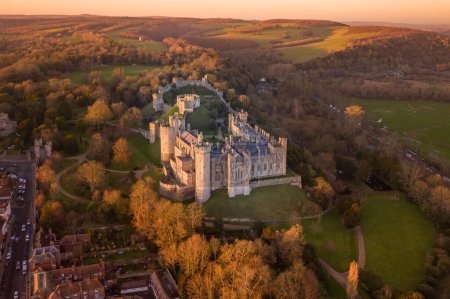 Téléchargez les photos : Arundel Castle, Arundel, West Sussex, England, United Kingdom. Bird Eye View. Beautiful Sunset Light. Drone - en image libre de droit