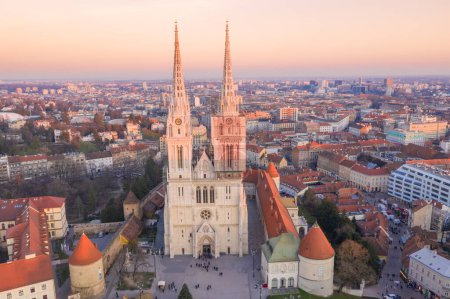 Téléchargez les photos : Zagreb Old Town And Cathedral in Background. Sightseeing Place in Croatia. Beautiful Sunset Light. - en image libre de droit