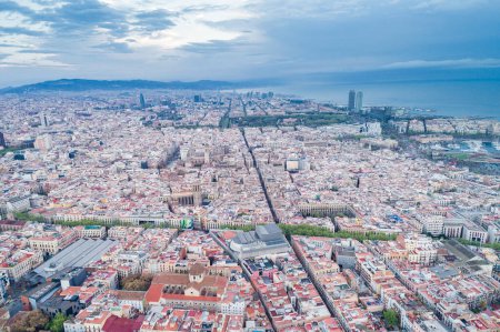 Téléchargez les photos : View Point Of Barcelona in Spain. Overlooking the city of Barcelona - en image libre de droit