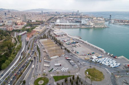 Foto de View Point Of Barcelona in Spain. Harbor of Barcelona in Background. - Imagen libre de derechos