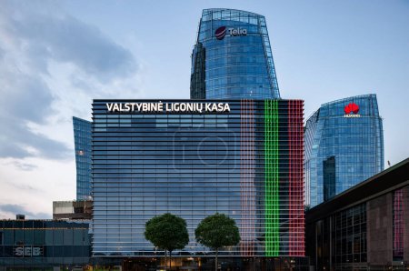 Téléchargez les photos : Vilnius Business District Avec des gratte-ciel en arrière-plan. Lituanie. - en image libre de droit