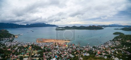 Téléchargez les photos : Coron Island in Philippines. Cityscape. Aerial, Drone Point of View - en image libre de droit