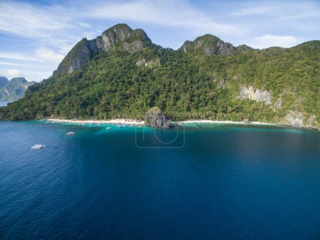 Téléchargez les photos : Seven Commandos Beach and Papaya Beach in El Nido, Palawan, Philippines. Tour A route and Place. - en image libre de droit