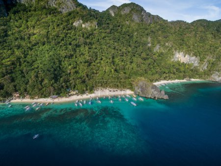 Téléchargez les photos : Seven Commandos Beach and Papaya Beach in El Nido, Palawan, Philippines. Tour A route and Place. - en image libre de droit