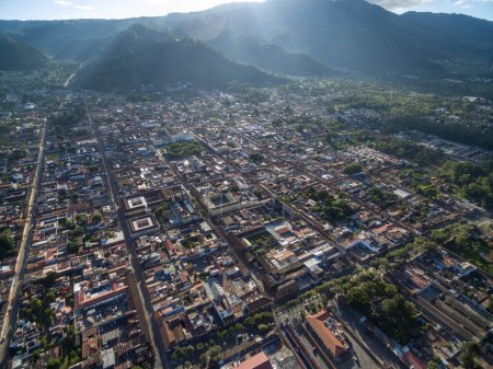 Foto de Salida del sol en Antigua, Guatemala. Paisaje urbano. - Imagen libre de derechos
