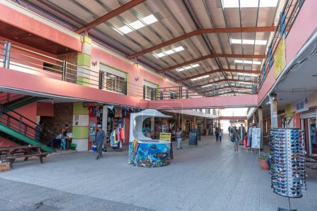 Foto de Belize Cityscape Pier and Local Shops - Imagen libre de derechos