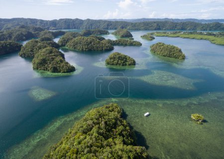 Foto de Koror Island in Palau. Archipelago, part of Micronesia Region - Imagen libre de derechos