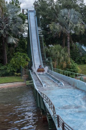 Foto de Attractions in Busch Gardens Tampa Bay. Florida. Water Splash. - Imagen libre de derechos
