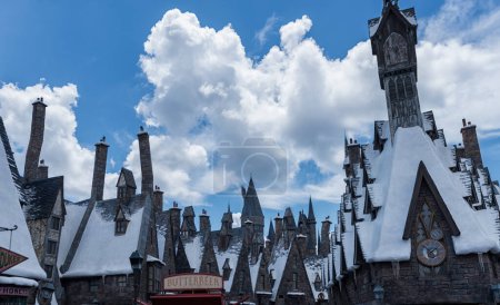 Téléchargez les photos : Butterbeer and Harry Potter Hogsmeade in Universal Resort Orlando, Florida. The Wizarding World Of Harry Potter. Universal Studios Orlando is a theme park in Orlando, Florida, USA. - en image libre de droit