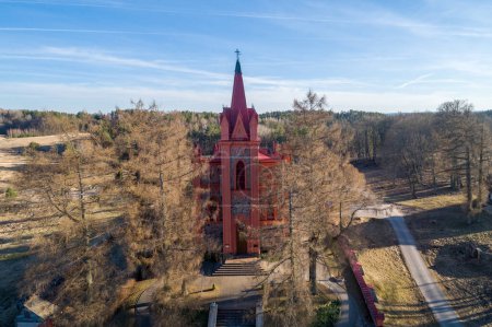 Foto de Saint Anna Church in Dukstas, Lithuania. Red bricks church. - Imagen libre de derechos