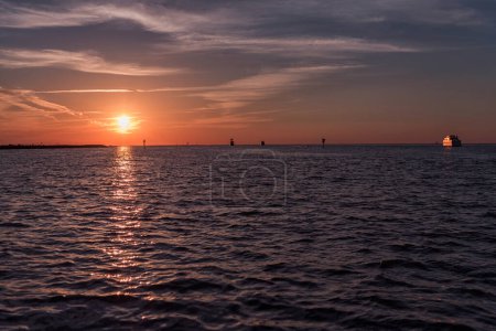 Foto de Puesta de sol en Clearwater Beach, Florida. Estados Unidos - Imagen libre de derechos