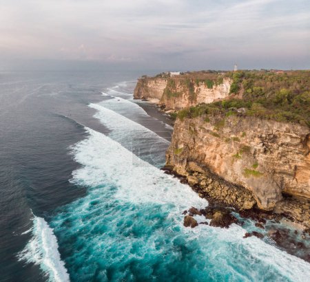 Téléchargez les photos : Felice Sunset Point à Bali, Indonésie. Océan Indien et rochers en arrière-plan - en image libre de droit
