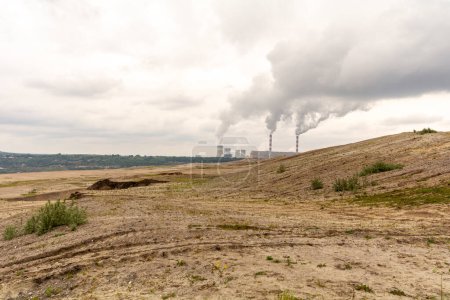 Centrale thermique au charbon et mine à ciel ouvert à Bechatw, Pologne.