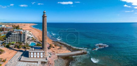 Foto de Panoramic aerial view of the Maspalomas Lighthouse, Grand Canary, Spain. - Imagen libre de derechos