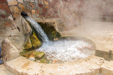Foto de Aguas de sanación: Aguas termales de Cap Bon, Korbous, Túnez - Imagen libre de derechos