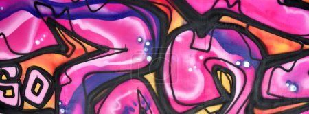 Téléchargez les photos : Fond coloré de graffiti peinture artwork avec des bandes d'aérosol lumineux et de belles couleurs. Pièce d'art de rue de la vieille école faite avec des aérosols de peinture en aérosol. Contexte de la culture contemporaine des jeunes - en image libre de droit