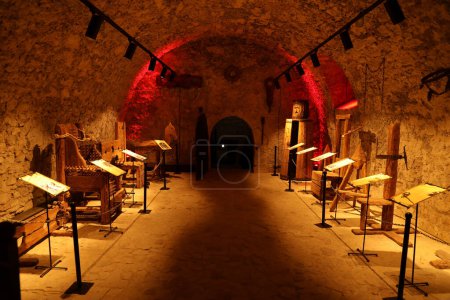 Foto de TERNOPIL, UCRANIA - 23 de agosto de 2023 El museo de las torturas en el territorio del antiguo castillo de Zbarazh - Imagen libre de derechos