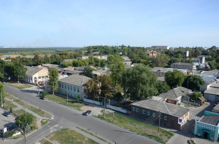 Foto de KHARKIV, UCRANIA - 27 de agosto de 2019 Vista aérea de la ciudad de Chuhuiv, lugar de nacimiento de Ilya Repin, un famoso escultor y pintor de la escuela de arte Peredvizhniki - Imagen libre de derechos